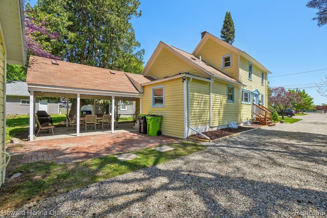 505 N Adelaide St in Fenton, MI Photo 30