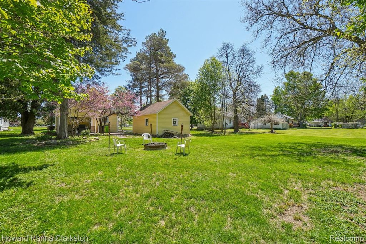 505 N Adelaide St in Fenton, MI Photo 33