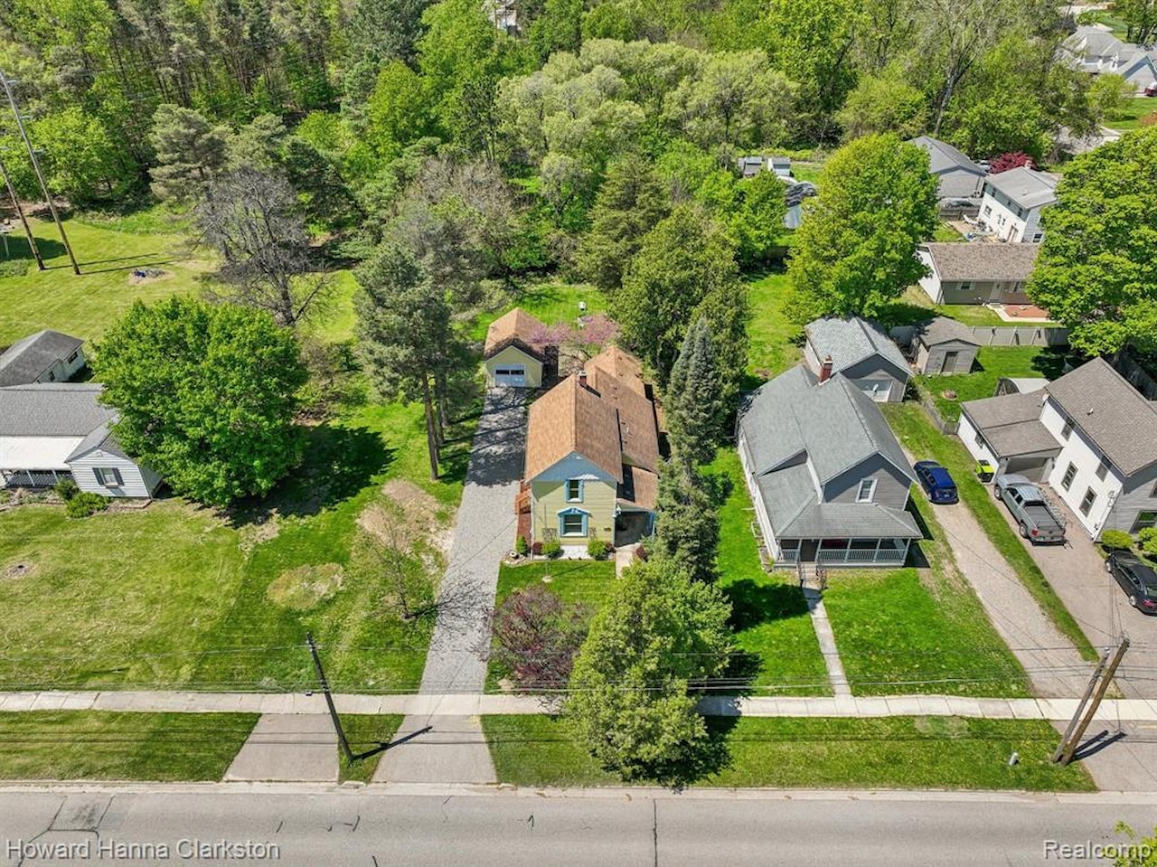 505 N Adelaide St in Fenton, MI Photo 34