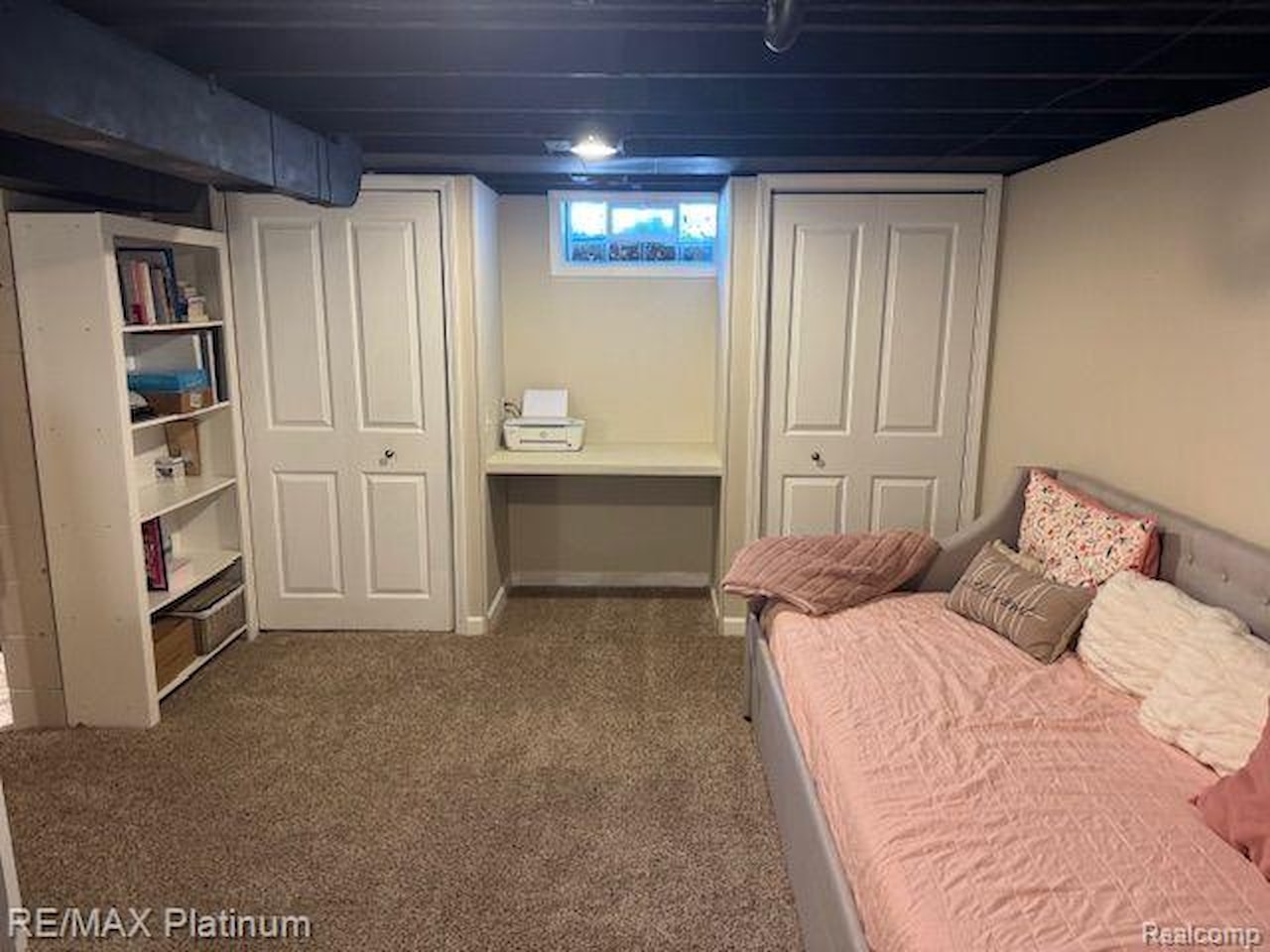 415 Crystal St in Milford Vlg, MI Photo 16