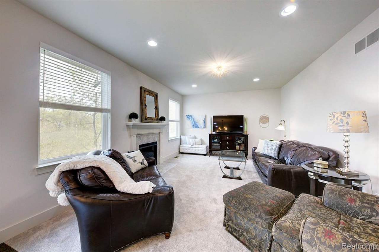 3088 Painted Dr in Marion Twp, MI Photo 16