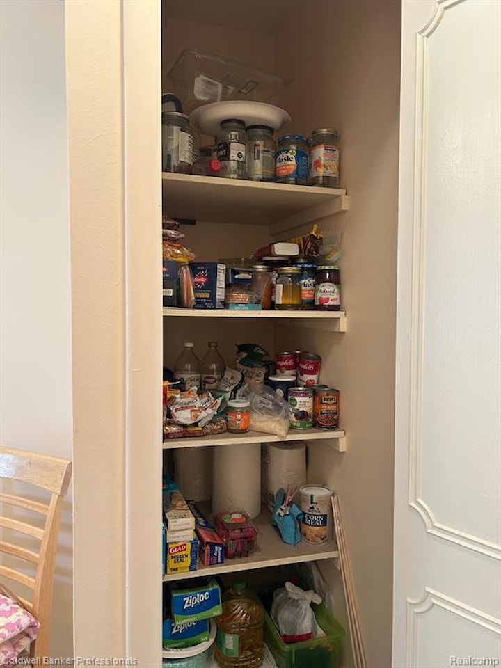 49936 Helfer Blvd #8 in Wixom, MI Photo 5