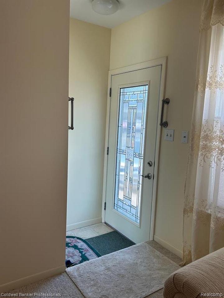 49936 Helfer Blvd #8 in Wixom, MI Photo 2