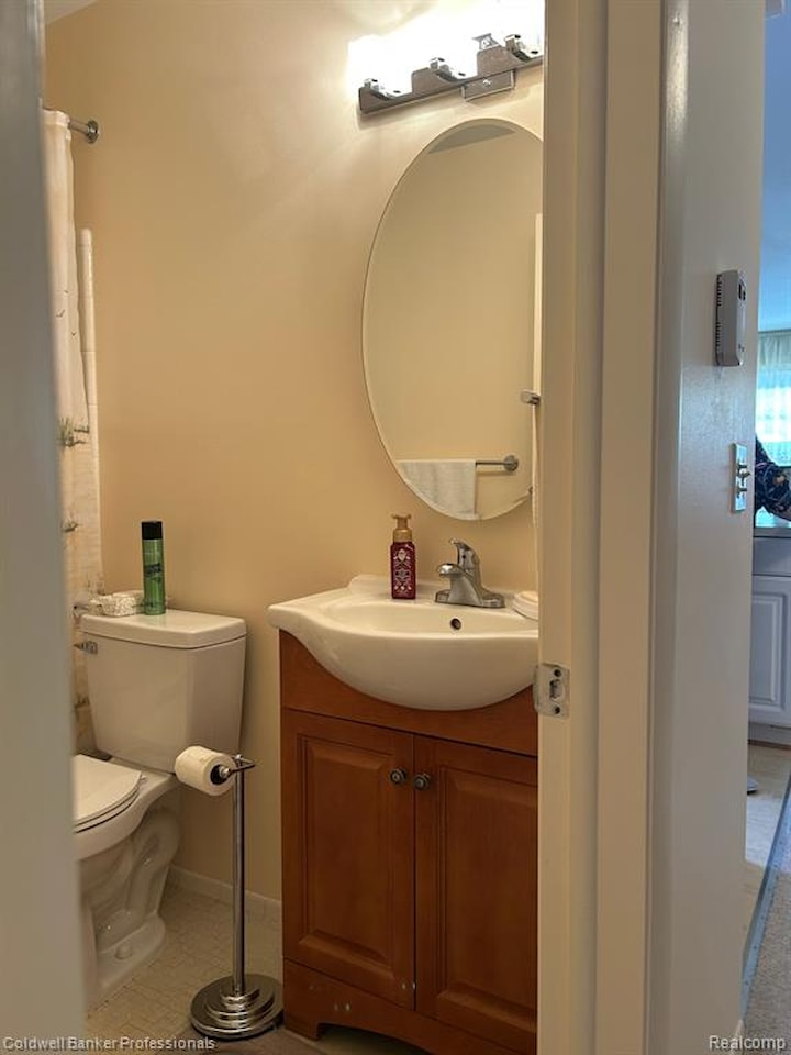49936 Helfer Blvd #8 in Wixom, MI Photo 9