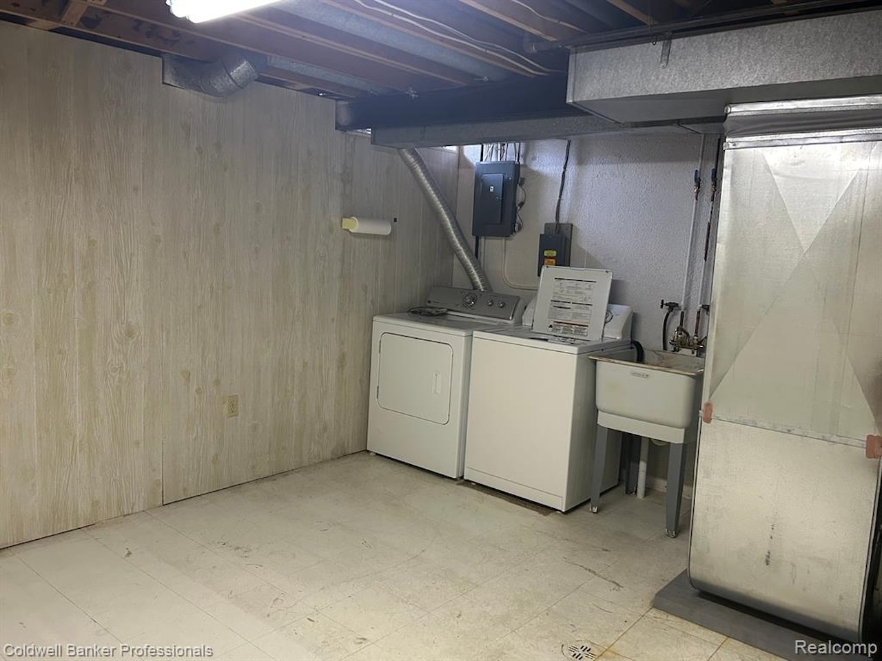49936 Helfer Blvd #8 in Wixom, MI Photo 14