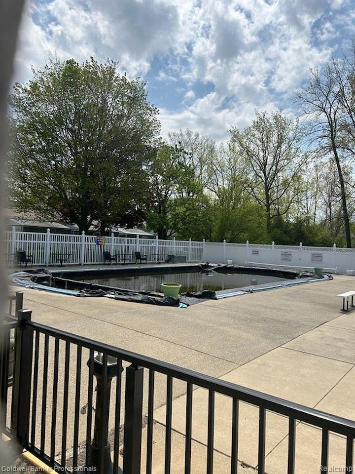 49936 Helfer Blvd #8 in Wixom, MI Photo 18