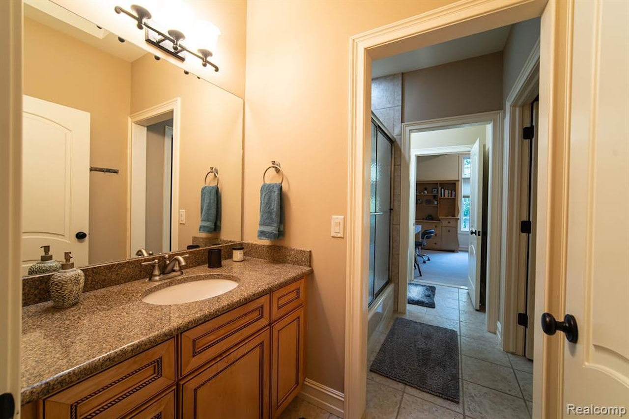 8307  Granite  Ct in Webster Twp, MI Photo 25