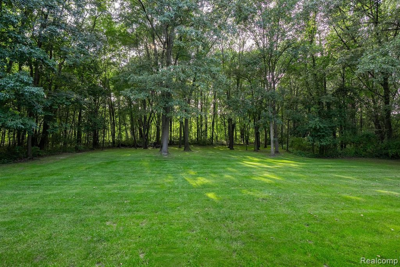 8307  Granite  Ct in Webster Twp, MI Photo 34