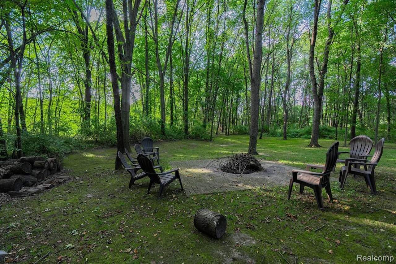 8307  Granite  Ct in Webster Twp, MI Photo 35