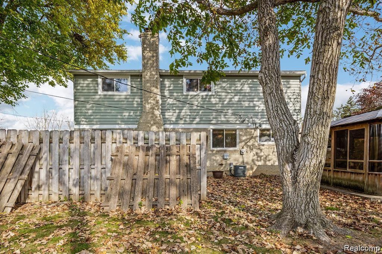 17253 Lincoln Dr in Southfield, MI Photo 29
