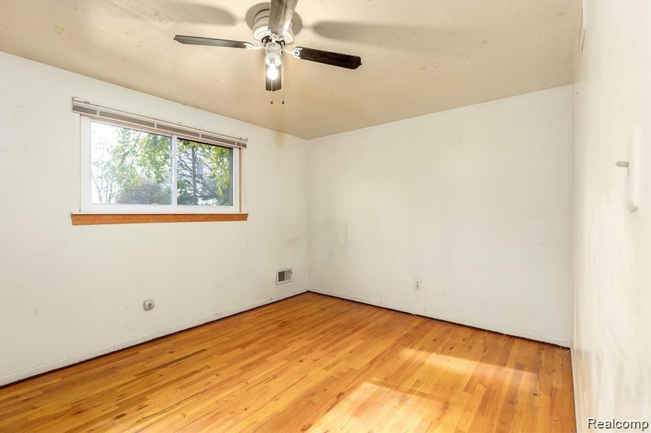 17253 Lincoln Dr in Southfield, MI Photo 21