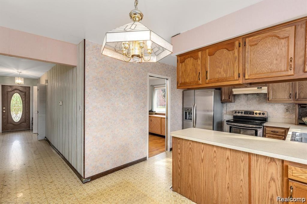 17253 Lincoln Dr in Southfield, MI Photo 10