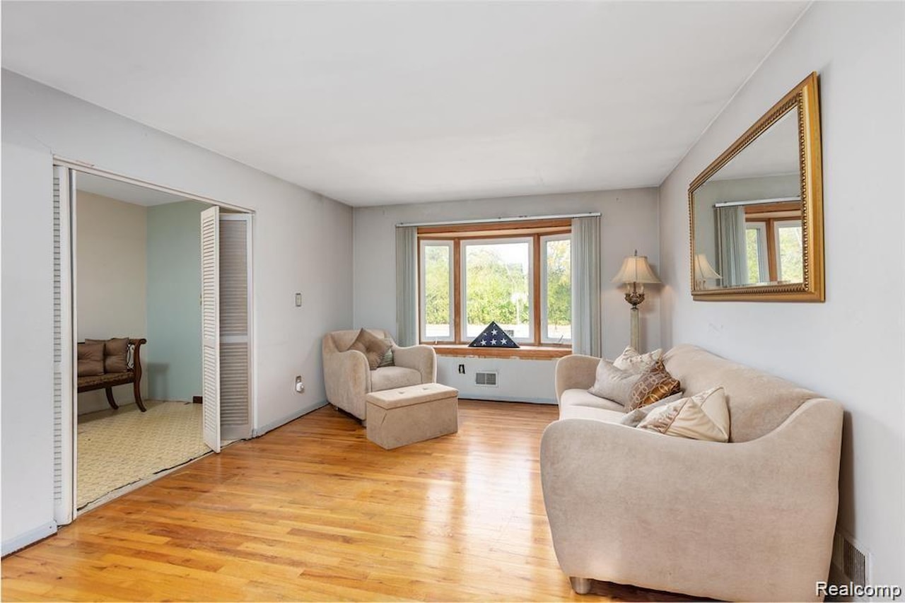17253 Lincoln Dr in Southfield, MI Photo 7
