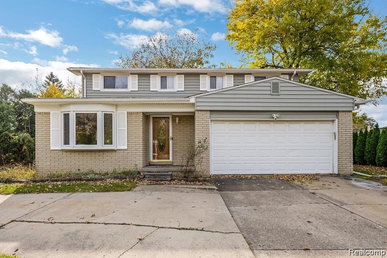 17253 Lincoln Dr in Southfield, MI Photo 2