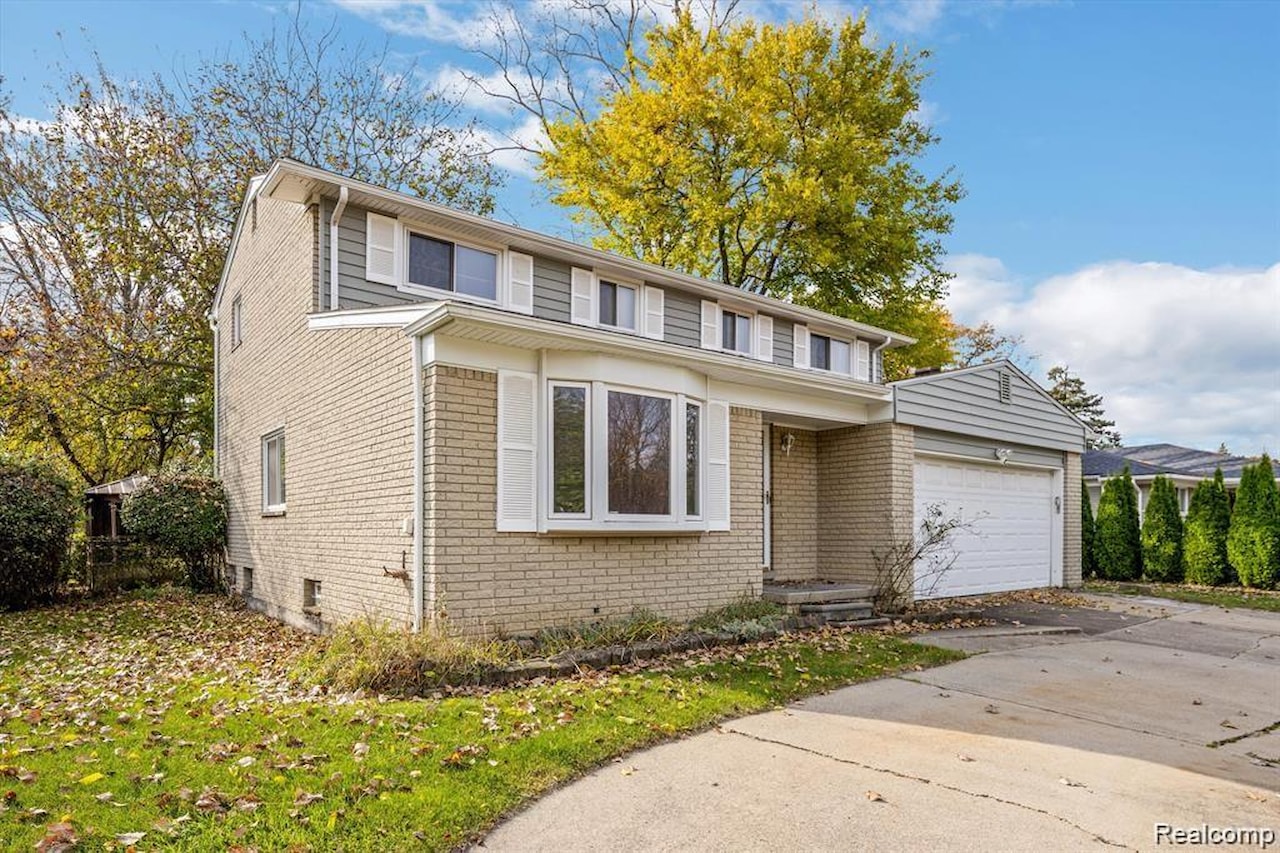17253 Lincoln Dr in Southfield, MI Photo 4