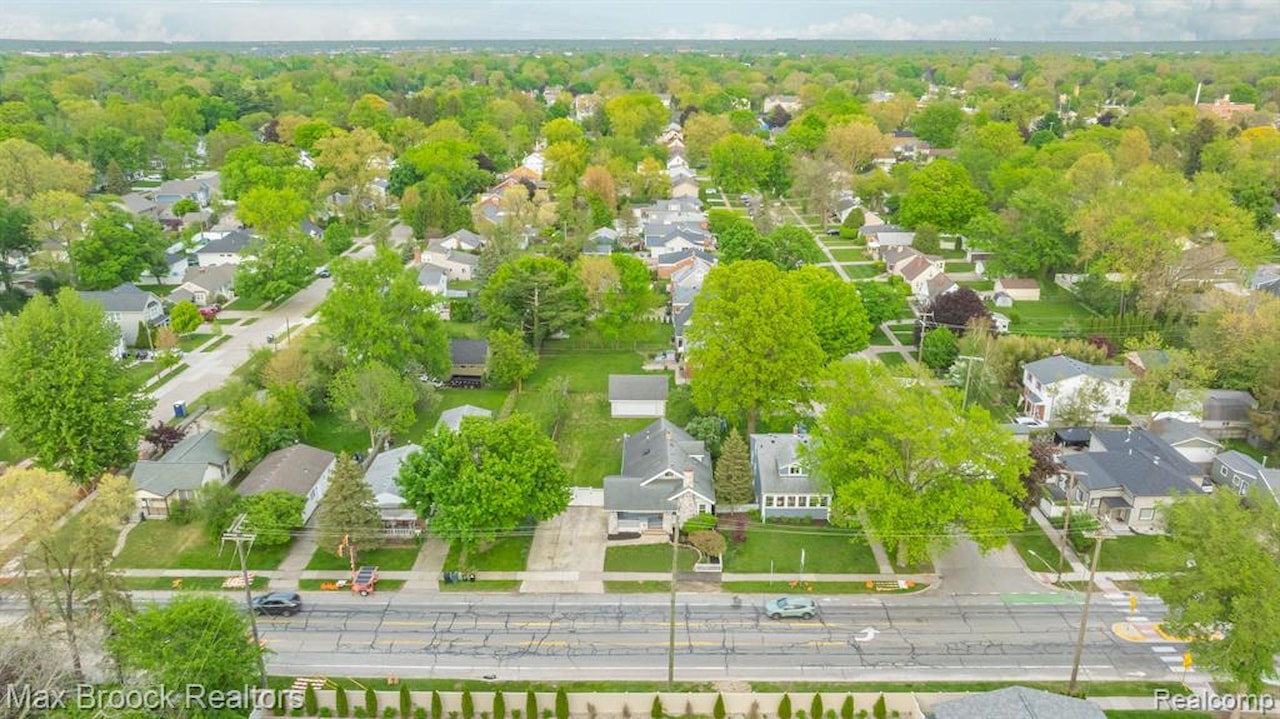 3506 N Main St in Royal Oak, MI Photo 43