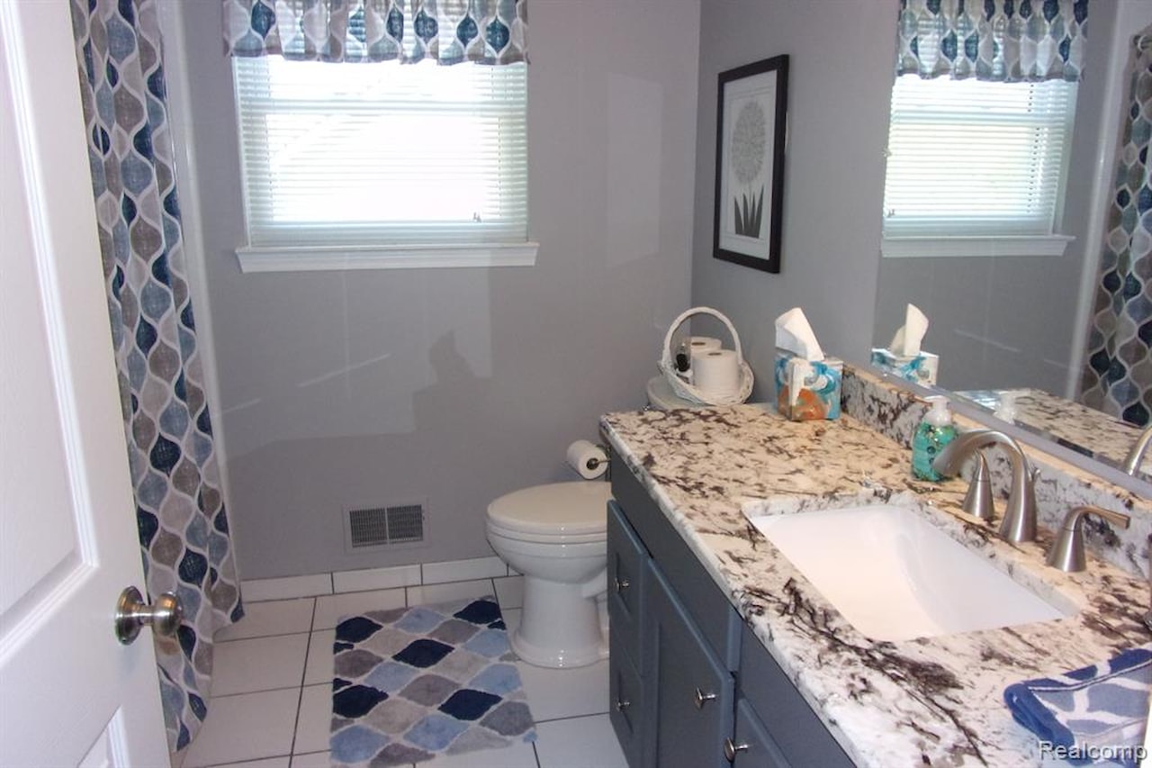 3163 W Ridge Ct in Commerce Twp, MI Photo 11