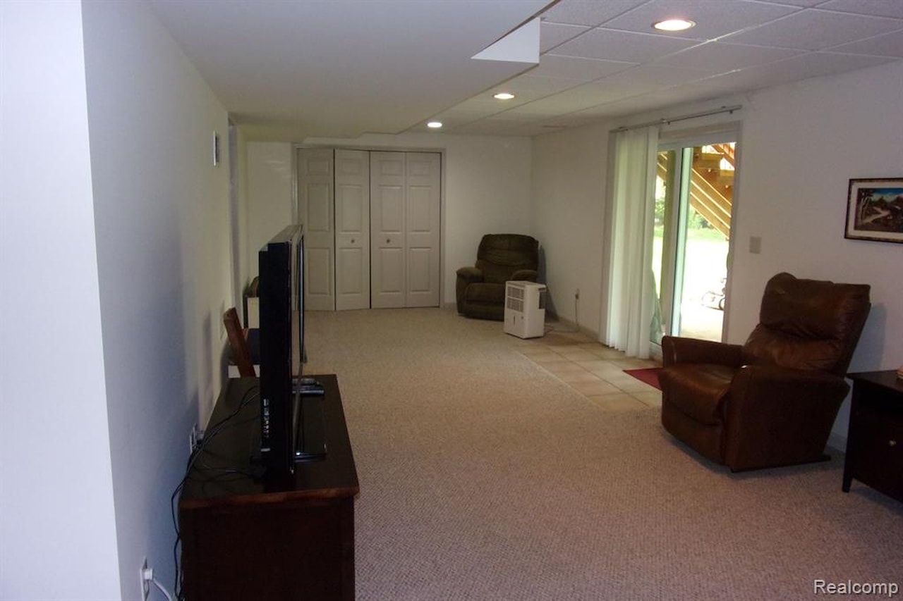 3163 W Ridge Ct in Commerce Twp, MI Photo 19