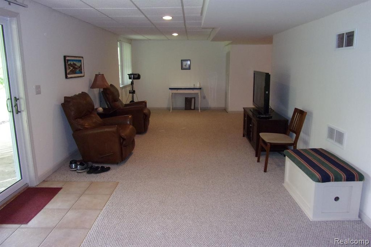3163 W Ridge Ct in Commerce Twp, MI Photo 20