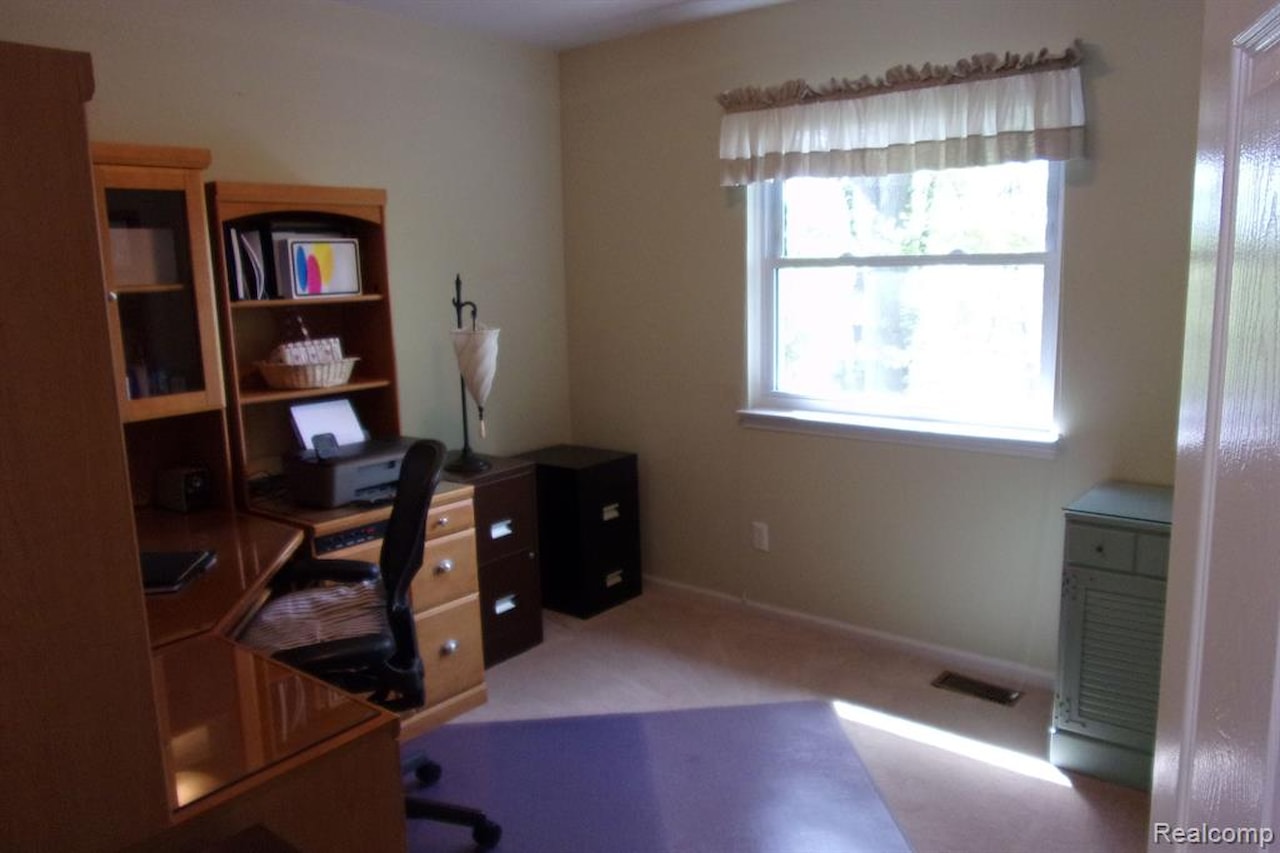 3163 W Ridge Ct in Commerce Twp, MI Photo 22