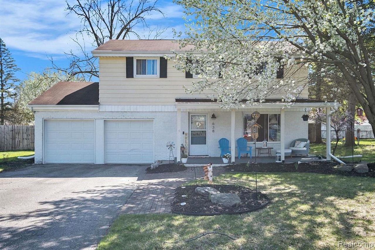 638 Franklin St in Linden, MI Photo 3