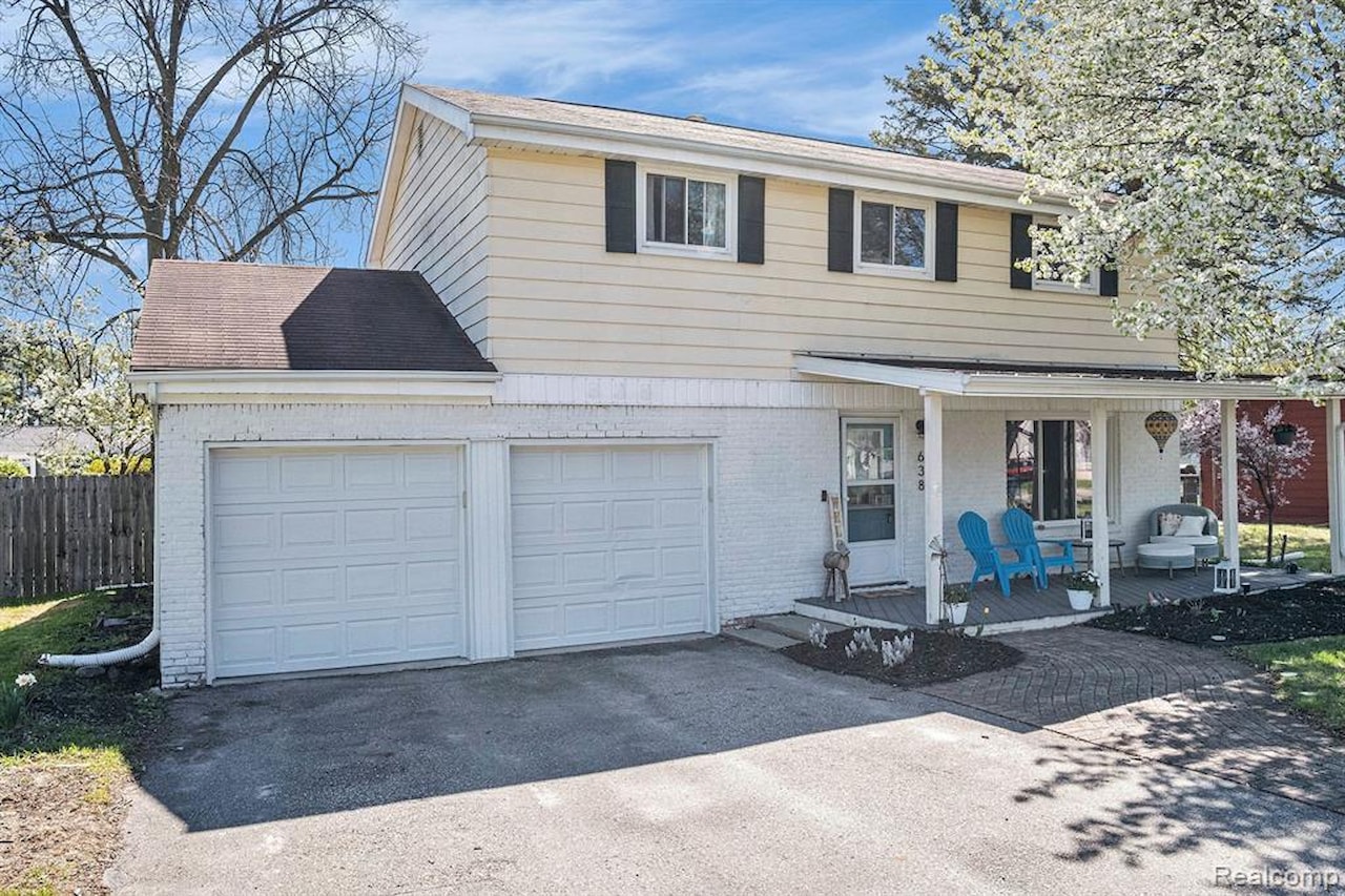 638 Franklin St in Linden, MI Photo 5