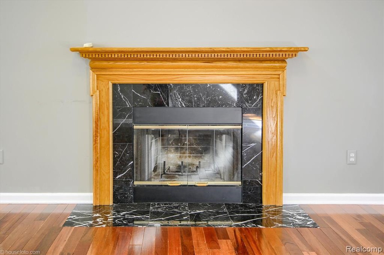 883 Inverness Dr in Oxford Twp, MI Photo 5