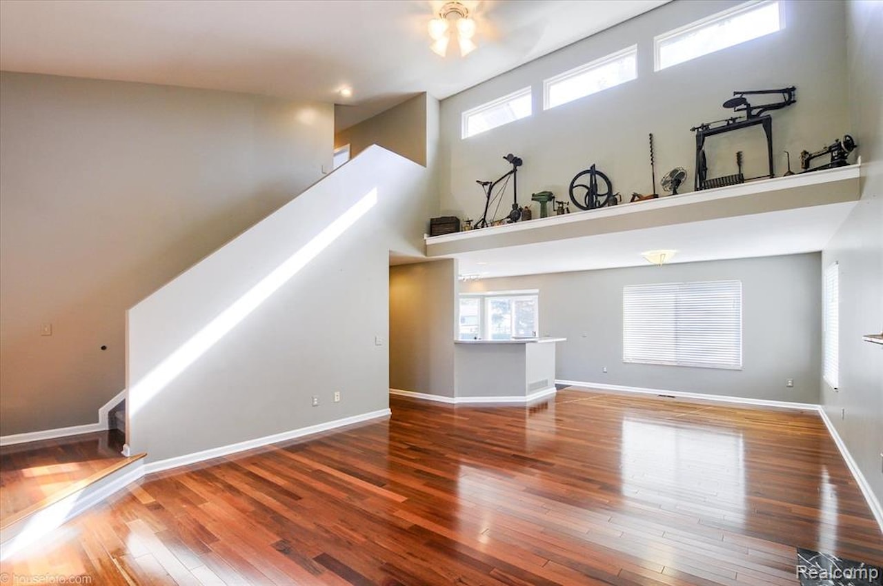 883 Inverness Dr in Oxford Twp, MI Photo 8