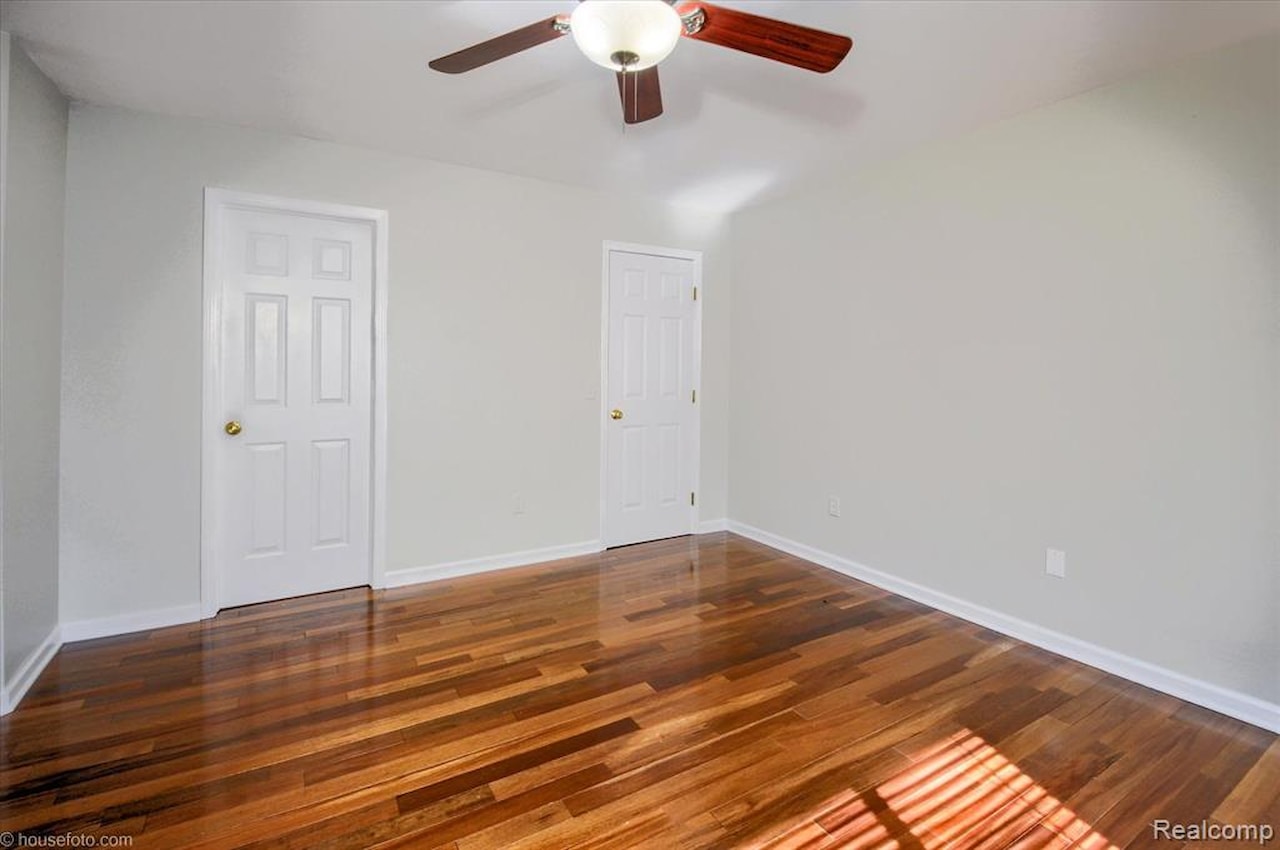 883 Inverness Dr in Oxford Twp, MI Photo 23