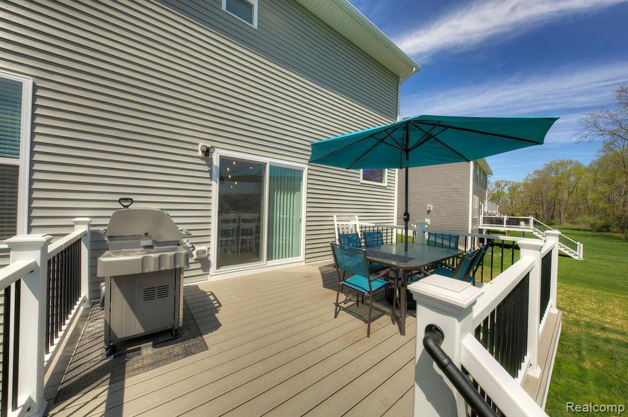 2091 Dabate Dr in Marion Twp, MI Photo 4