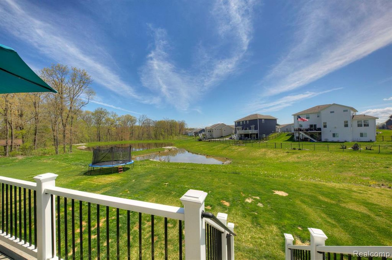 2091 Dabate Dr in Marion Twp, MI Photo 5