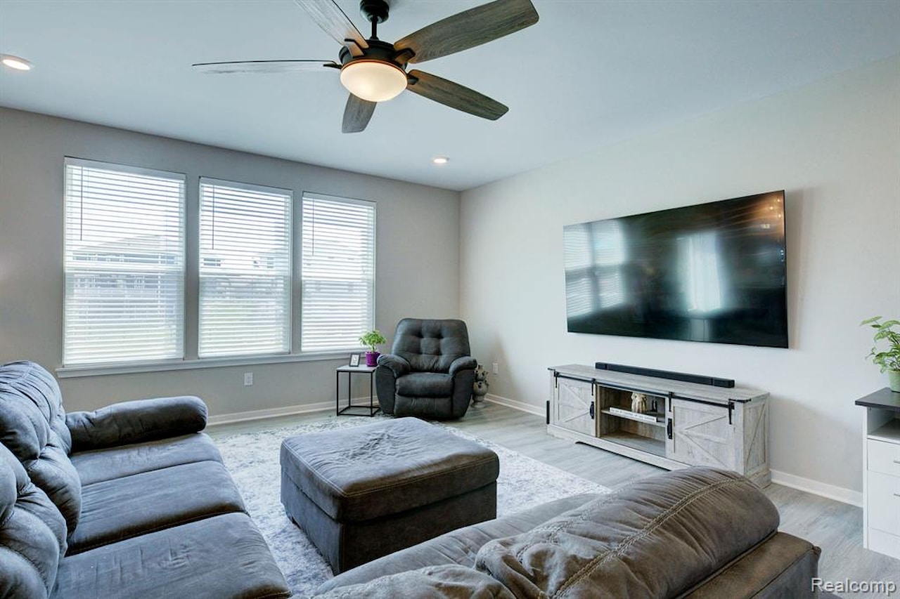 2091 Dabate Dr in Marion Twp, MI Photo 7