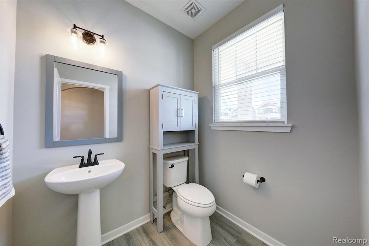2091 Dabate Dr in Marion Twp, MI Photo 17