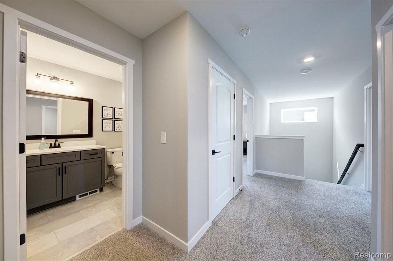 2091 Dabate Dr in Marion Twp, MI Photo 18