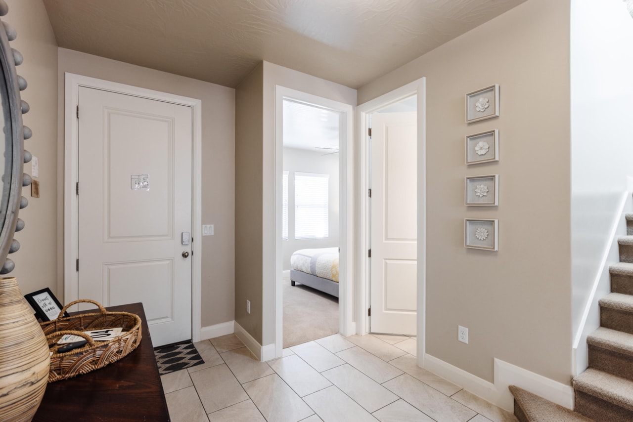 273 N Puerta DR Washington, UT 84780 home for sale, MLS#25-261390 - Erika Rogers Photo 3