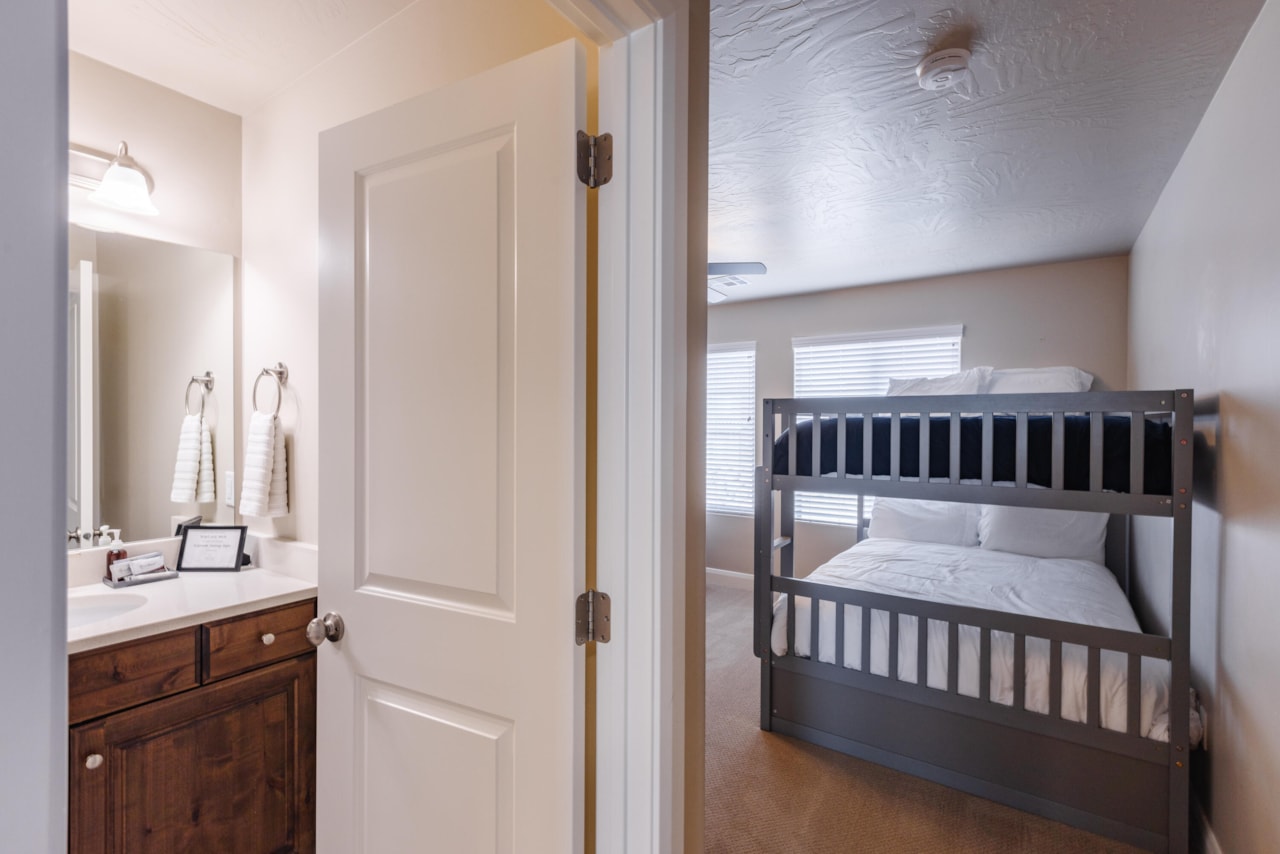 273 N Puerta DR Washington, UT 84780 home for sale, MLS#25-261390 - Erika Rogers Photo 28