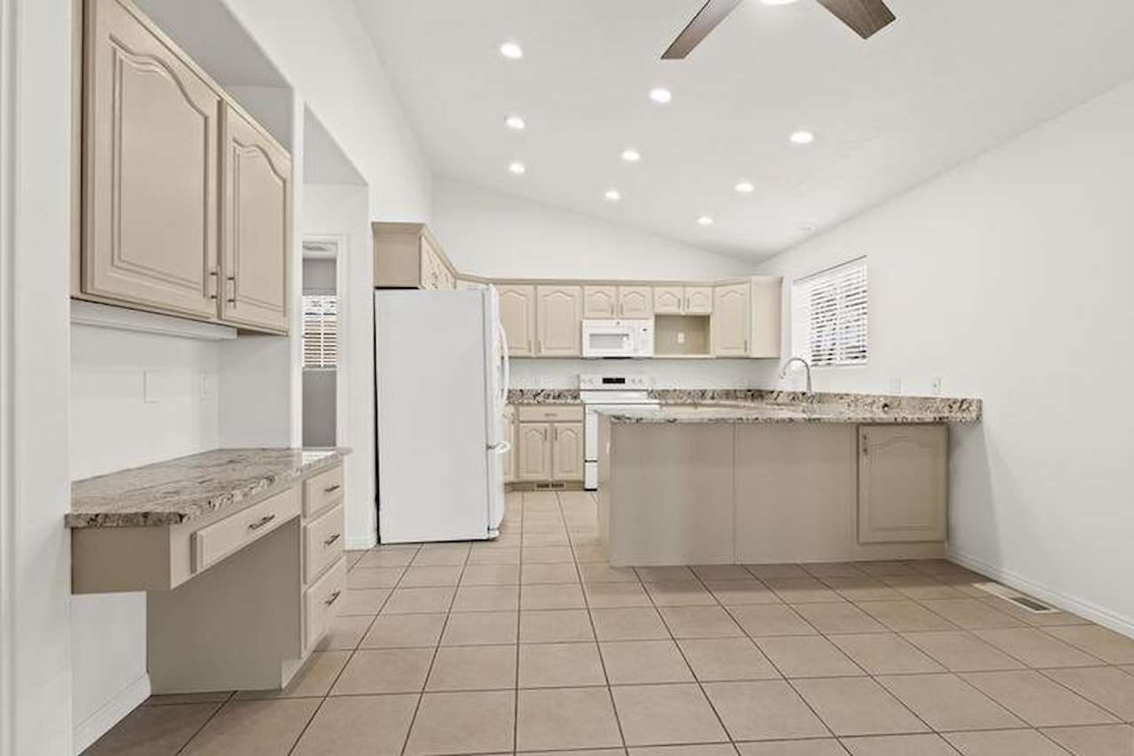 1305 E Riverside DR #1 St George, UT 84790 home for sale, MLS#25-258472 - Erika Rogers Photo 7