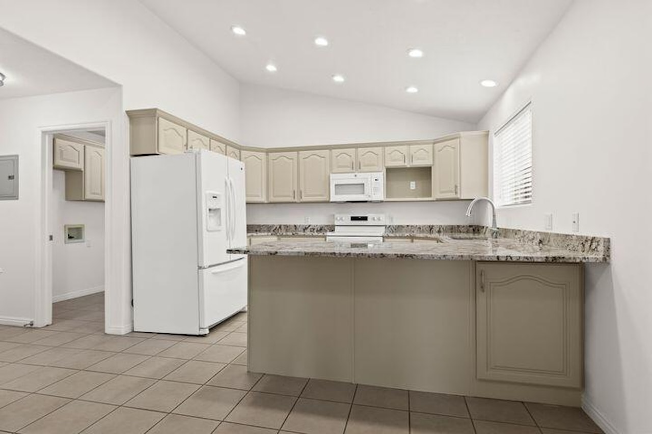 1305 E Riverside DR #1 St George, UT 84790 home for sale, MLS#25-258472 - Erika Rogers Photo 10