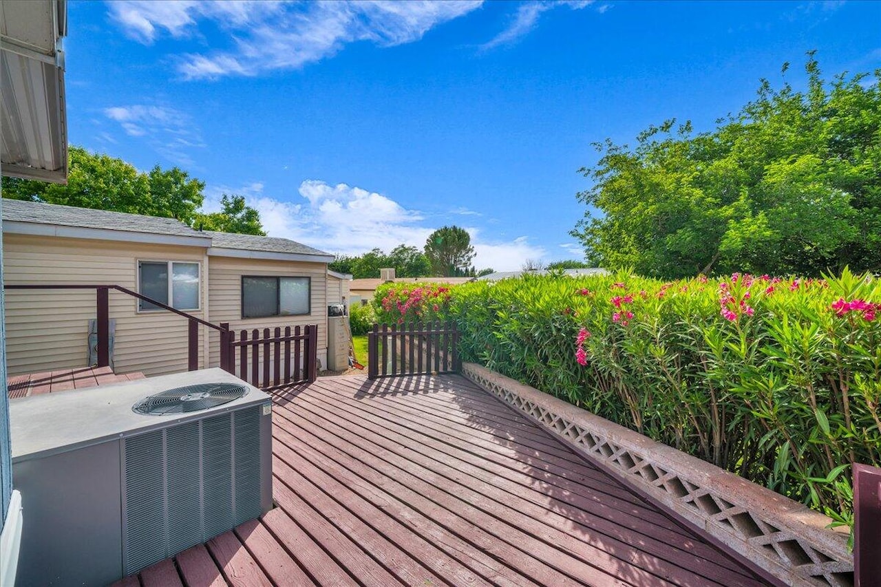 1160 E Telegraph ST #233 Washington, UT 84780 home for sale, MLS#25-261619 - Erika Rogers Photo 17