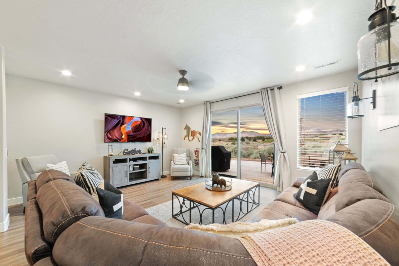 5048 N Escapes DR St George, UT 84770 home for sale, MLS#25-261873 - Erika Rogers Photo 4