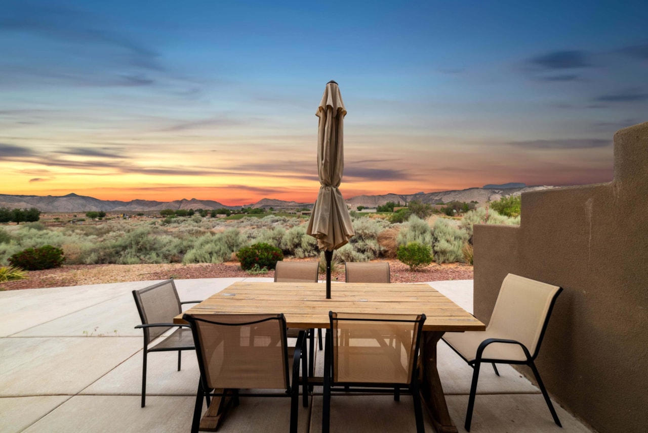 5048 N Escapes DR St George, UT 84770 home for sale, MLS#25-261873 - Erika Rogers Photo 6