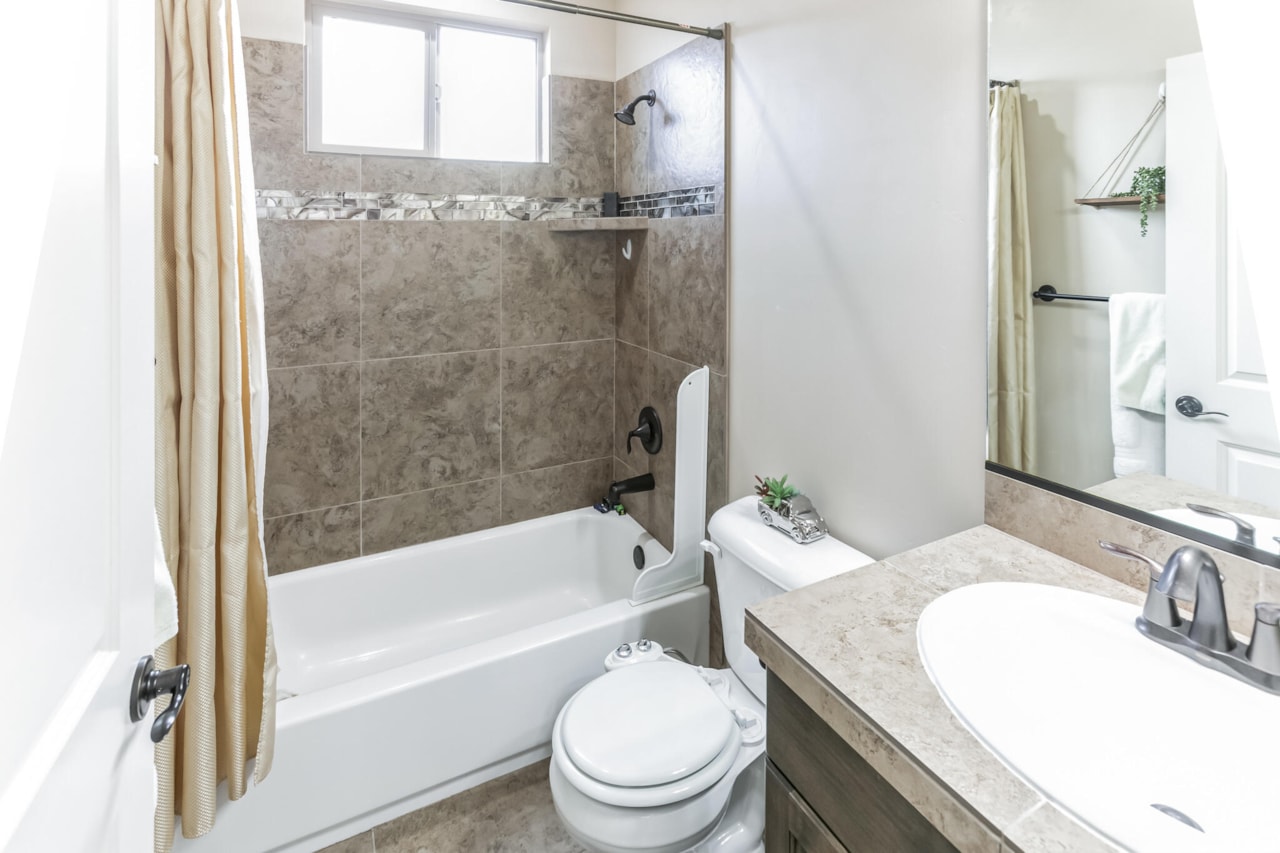 533 N Creek Ridge CIR Washington, UT 84780 home for sale, MLS#25-261722 - Erika Rogers Photo 12