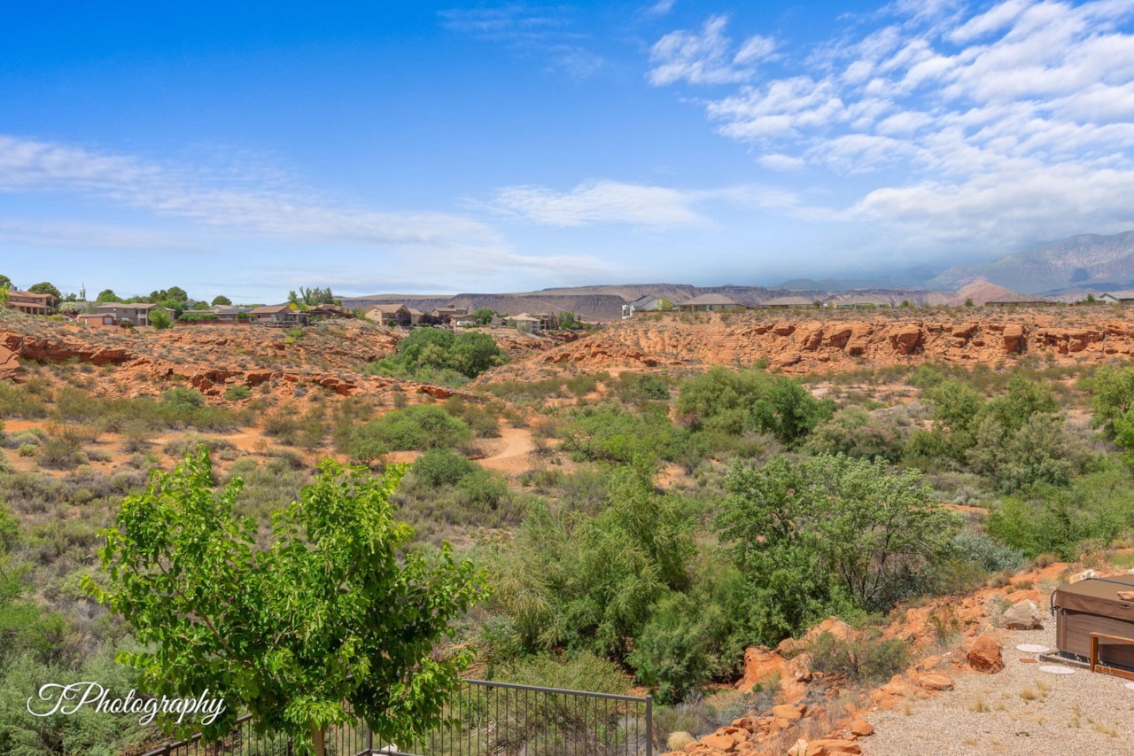 533 N Creek Ridge CIR Washington, UT 84780 home for sale, MLS#25-261722 - Erika Rogers Photo 24