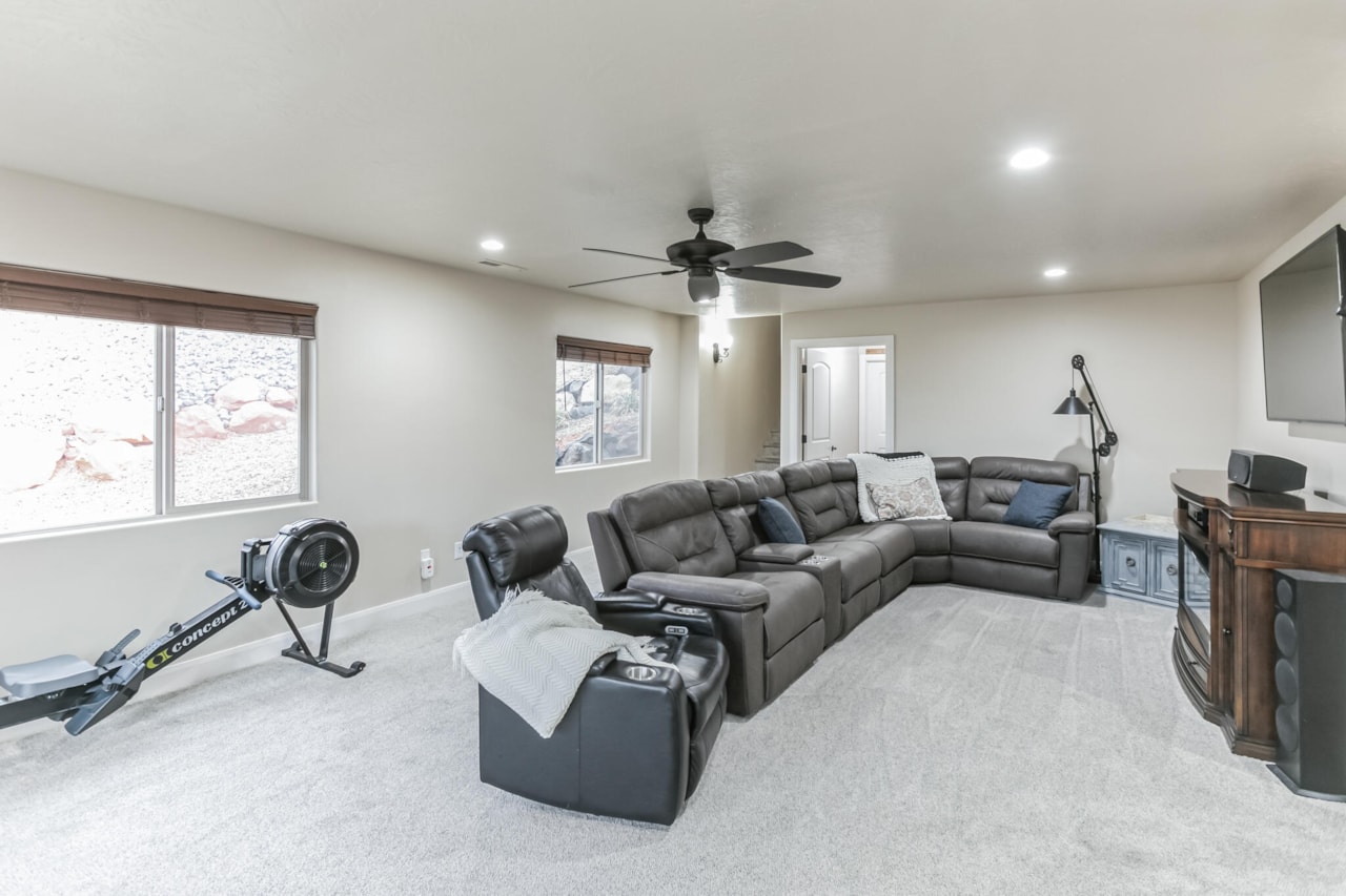 533 N Creek Ridge CIR Washington, UT 84780 home for sale, MLS#25-261722 - Erika Rogers Photo 16