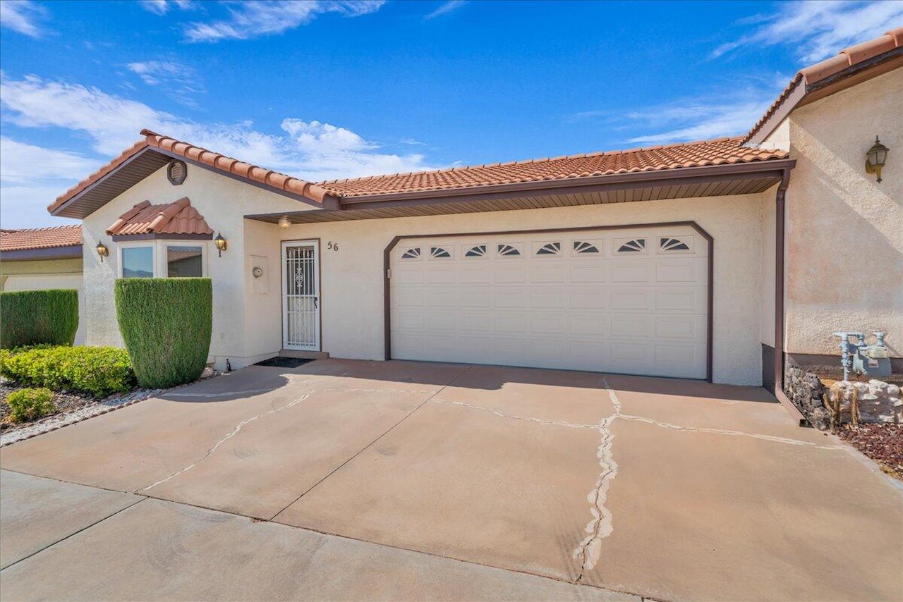 1331 N Dixie Downs RD #56 St George, UT 84770 home for sale, MLS#25-262015 - Erika Rogers Photo 2