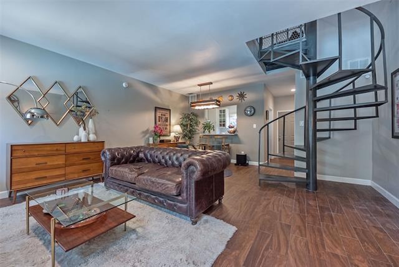 Greysq.com | Premier Real Estate Brokerage for Exceptional Properties Photo 5