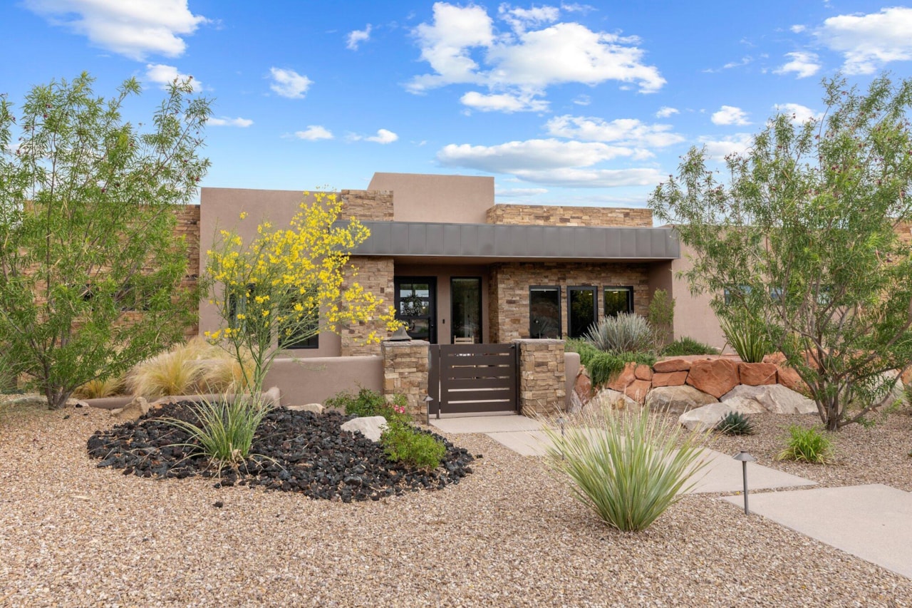 5120 Silver Cloud DR St George, UT 84770 home for sale, MLS#25-262219 - Erika Rogers Photo 9