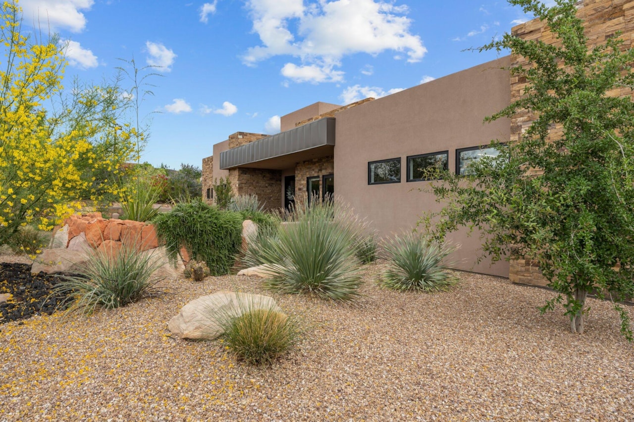 5120 Silver Cloud DR St George, UT 84770 home for sale, MLS#25-262219 - Erika Rogers Photo 12