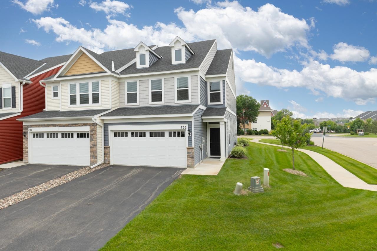732 Wildflower Lane Chanhassen, MN 55317 | MLS 6738093