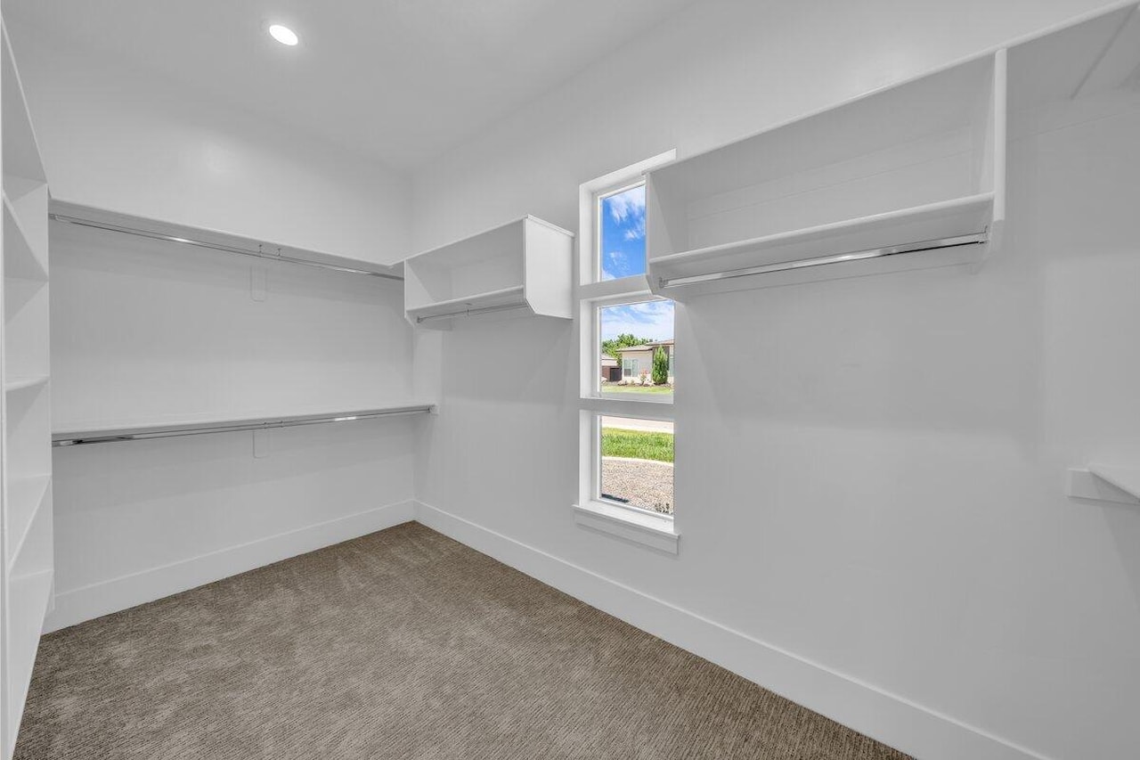 21 W Elinor LN Washington, UT 84780 home for sale, MLS#25-262394 - Erika Rogers Photo 22